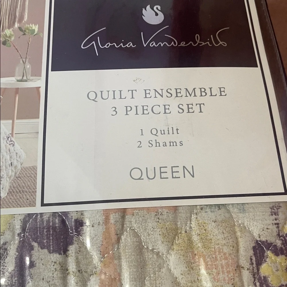 Gloria Vanderbilt Quilt Set - Purple and Yellow NO OFFER Please